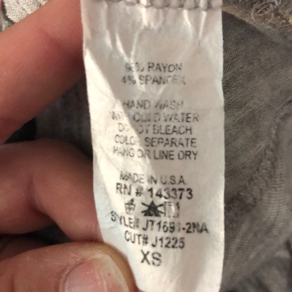 Threads Studio gray Elephant tee size XS - Picture 5 of 5